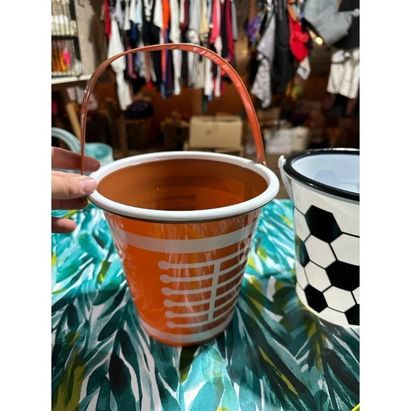 Soccer & Football Plastic Easter pails - Picture 8 of 9